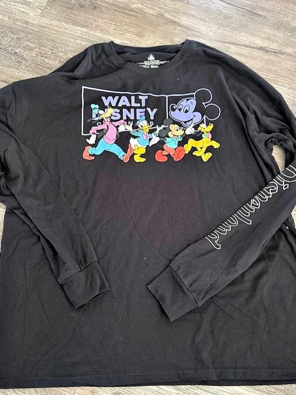 Disney Mickey & Friends Long Sleeve Graphic Tee in Black XXL Like New